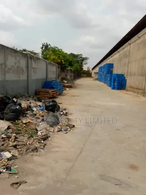 2bay Warehouse in Mushin