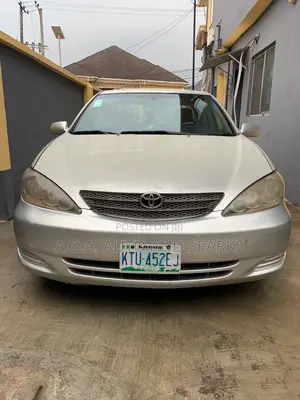Toyota Camry 2004 Silver