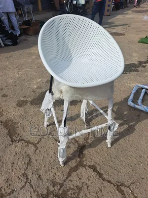 Four Leg Bracket Bar Stool