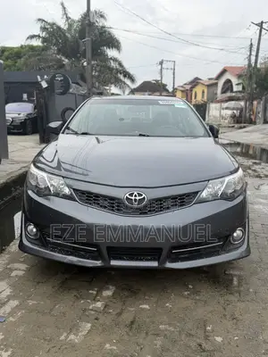 Toyota Camry SE 4dr Sedan (2.5L 4cyl 6A) 2013 Gray