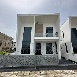 5bdrm Duplex in Chevron for sale
