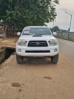 Toyota Tacoma 2005 White