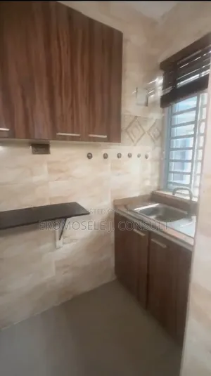 1bdrm Apartment in Alagomeji for rent