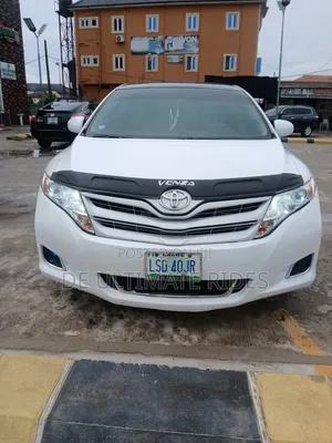 Toyota Venza XLE 2011 White