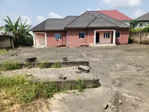 5bdrm Bungalow in Uyo for sale
