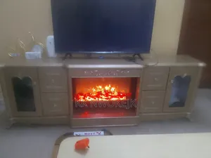 Hisense Smart Tv With Italian Royal Tv Stand.