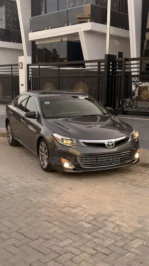 Toyota Avalon XLE 4dr Sedan (3.5L 6cyl 6A) 2014 Gray