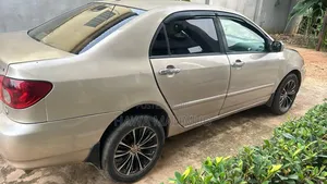 Toyota Corolla LE 2004 Gold