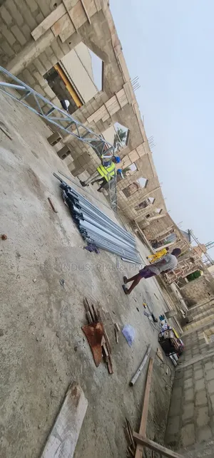 Steel Roof Trusses / Constructions