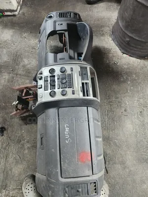 Dashboard Ford Escape 2010