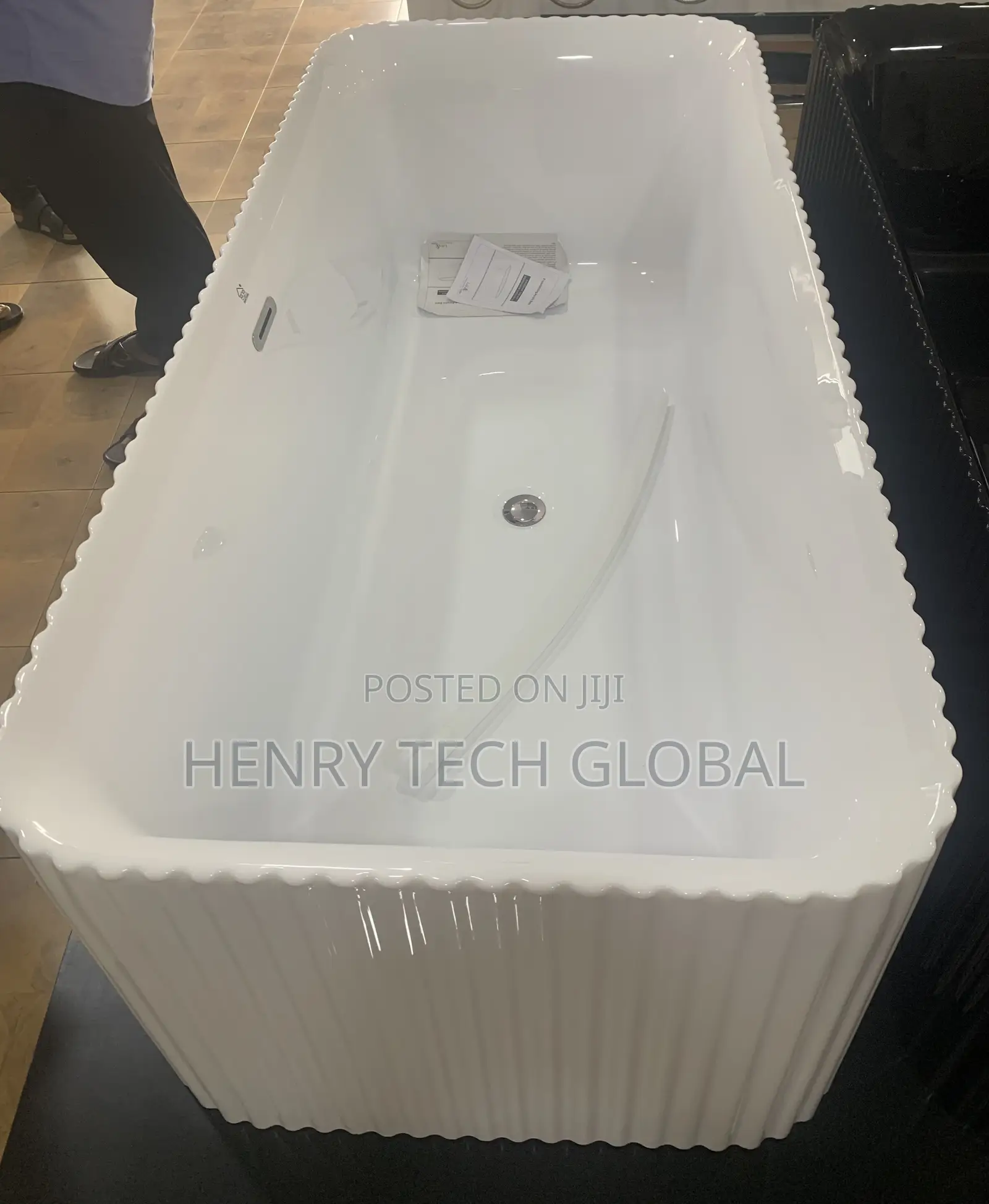 Free Standing Special Bathtub