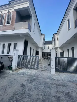 4bdrm Duplex in Harris Drive, Lagos Island / Lagos Island for sale