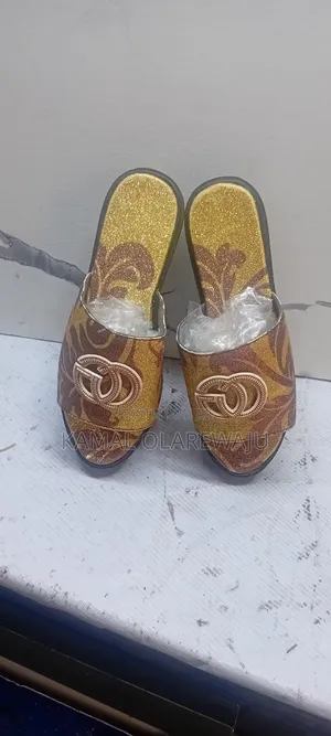 Ladies Shoe