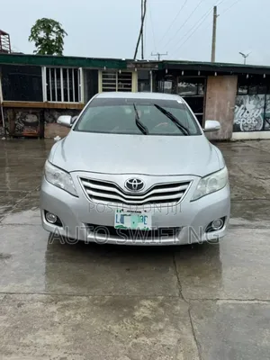 Toyota Camry SE 4dr Sedan (2.5L 4cyl 6AM) 2010 Silver