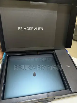 New Laptop Alienware 18 Area-51 32GB Intel Core Ultra 9 SSD 1T