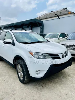 Toyota RAV4 XLE 4dr SUV AWD (2.5L 4cyl 6A) 2015 White
