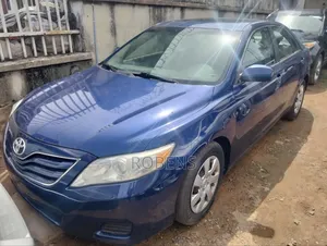 Toyota Camry LE V6 4dr Sedan (3.5L 6cyl 6A) 2011 Blue