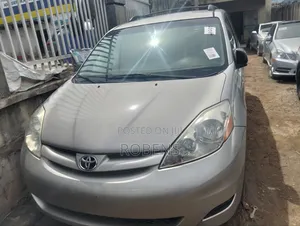 Toyota Sienna LE AWD 2006 Gray