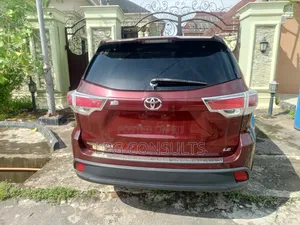 Toyota Highlander LE Plus 4dr SUV (3.5L 6cyl 6A) 2014 Burgundy