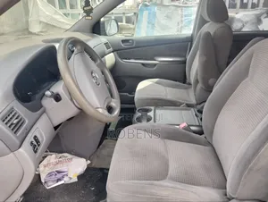 Toyota Sienna LE AWD 2006 Gray