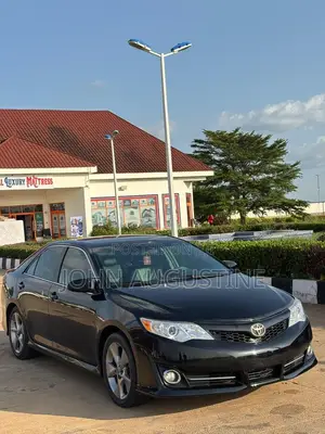 Toyota Camry SE 4dr Sedan (2.5L 4cyl 6A) 2013 Black