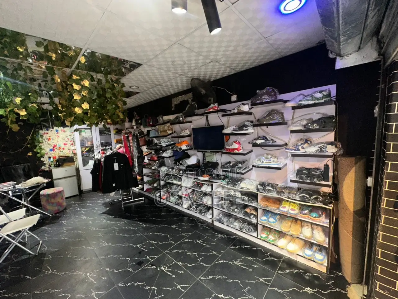 Functioning Boutique for Sale