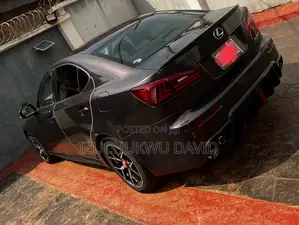 Lexus IS 300c 2012