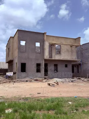 4 Bedrooms Fully Detached Duplex With a Boys Quarters,