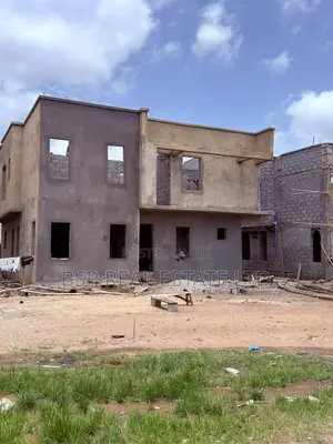 4 Bedrooms Fully Detached Duplex With a Boys Quarters,