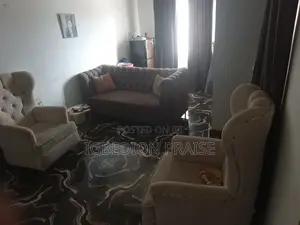 5 Seater Chair