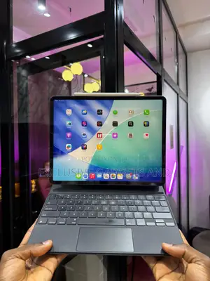 Apple iPad Pro (2022) 2 TB Black