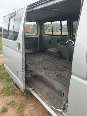 Toyota HiAce 1999 Silver
