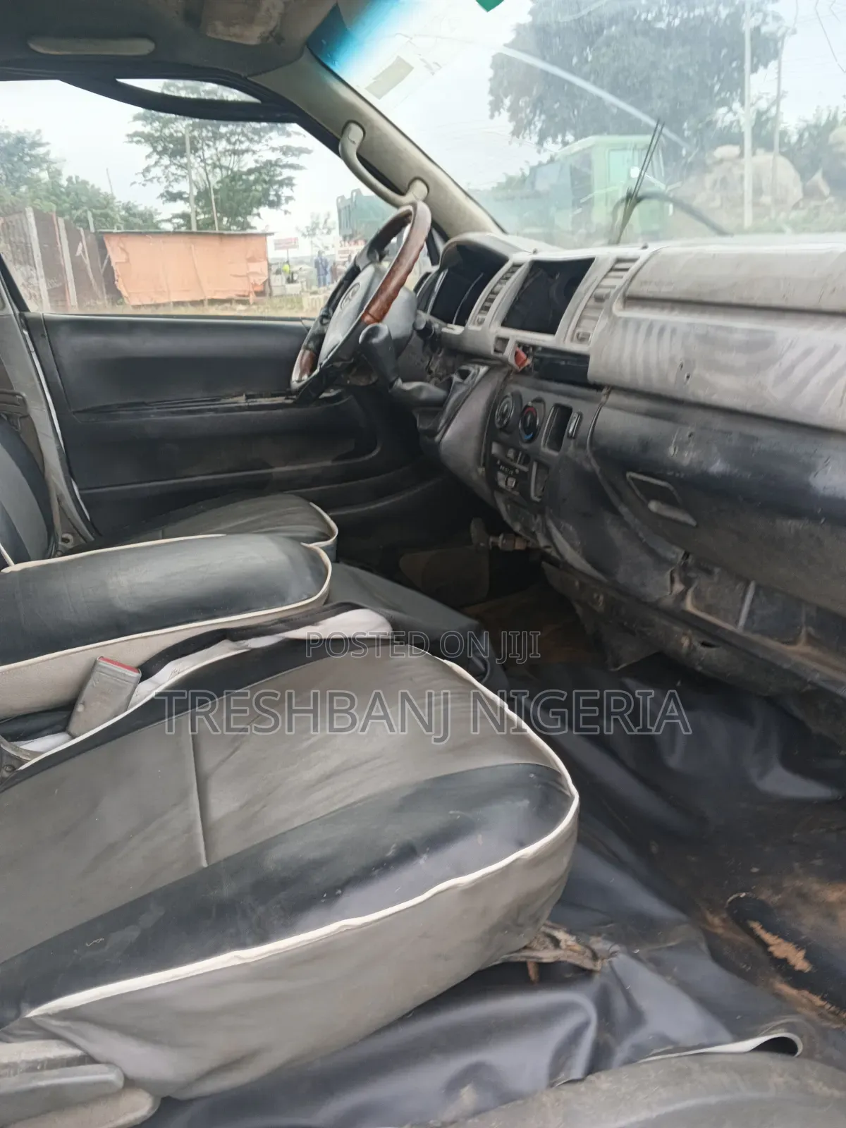 Toyota HiAce 1999 Silver