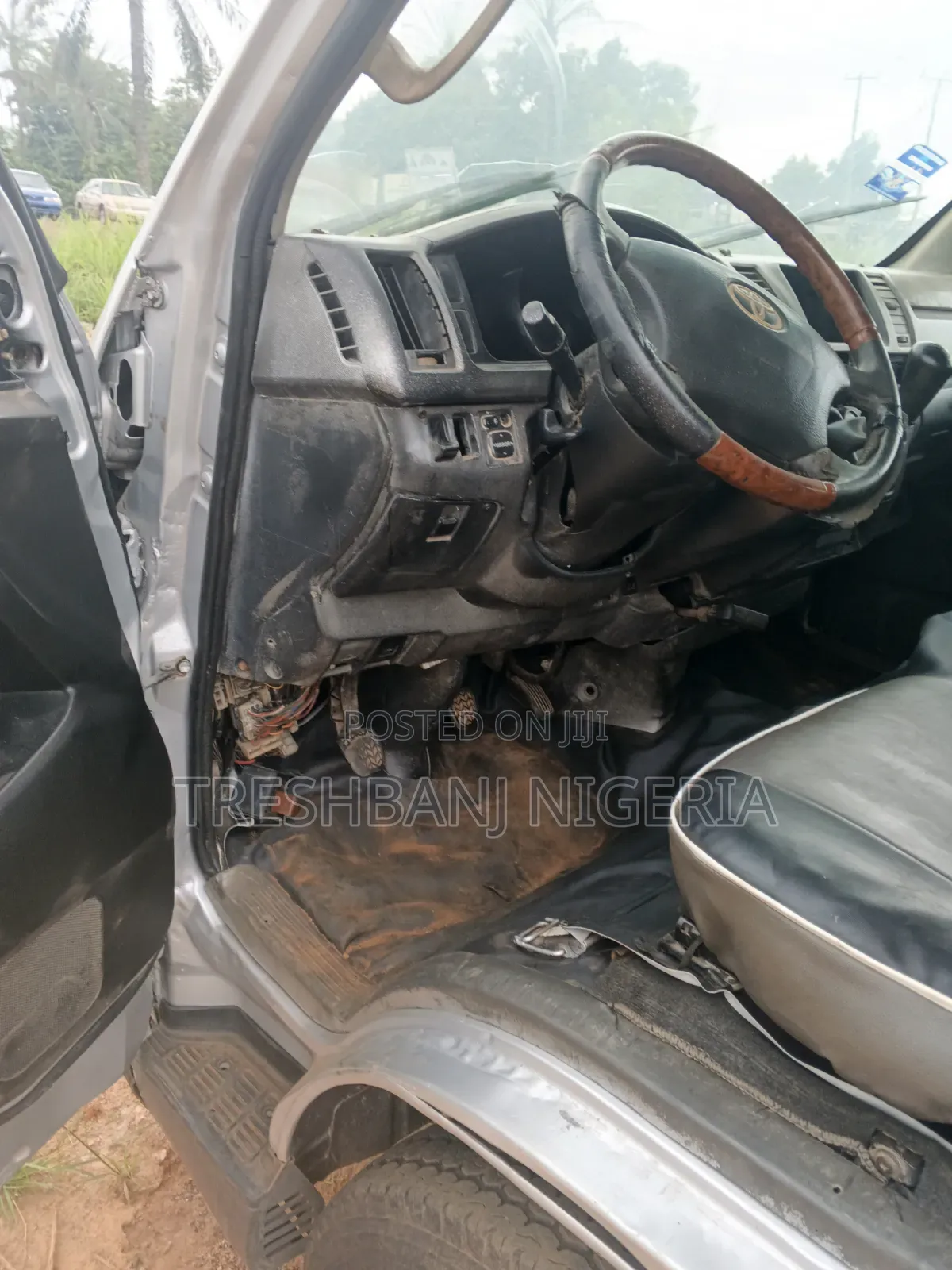Toyota HiAce 1999 Silver