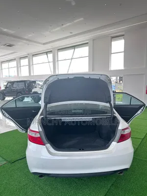 Toyota Camry XSE 4dr Sedan (3.5L 6cyl 6A) 2015 White