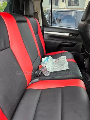 Toyota Hilux SR5+ 4x4 2019 Black