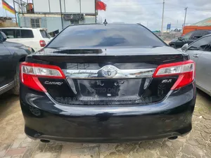 Toyota Camry XLE 4dr Sedan (2.5L 4cyl 6A) 2013 Gray