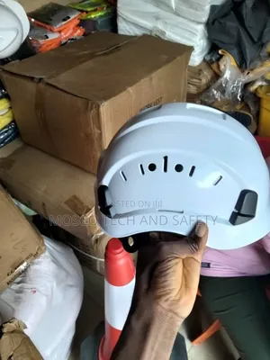 Industrial Safety Helmet (Climbing/Clubbing Helmet)