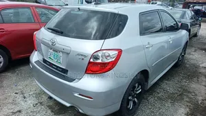 Toyota Matrix XRS Hatchback FWD (2.4L 4cyl 5A) 2010 Silver