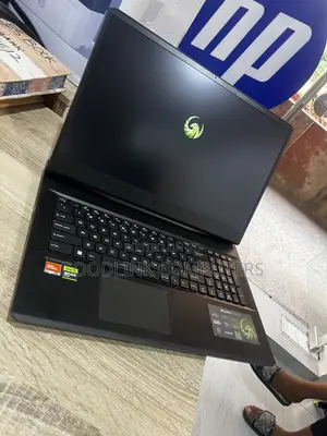 Laptop MSI 32GB AMD Ryzen 9 SSD 1T