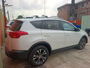 Toyota RAV4 Limited 4dr SUV AWD (2.5L 4cyl 6A) 2015 White