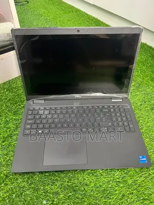 Laptop Dell Latitude 3520 8GB Intel Core i7 SSD 256GB