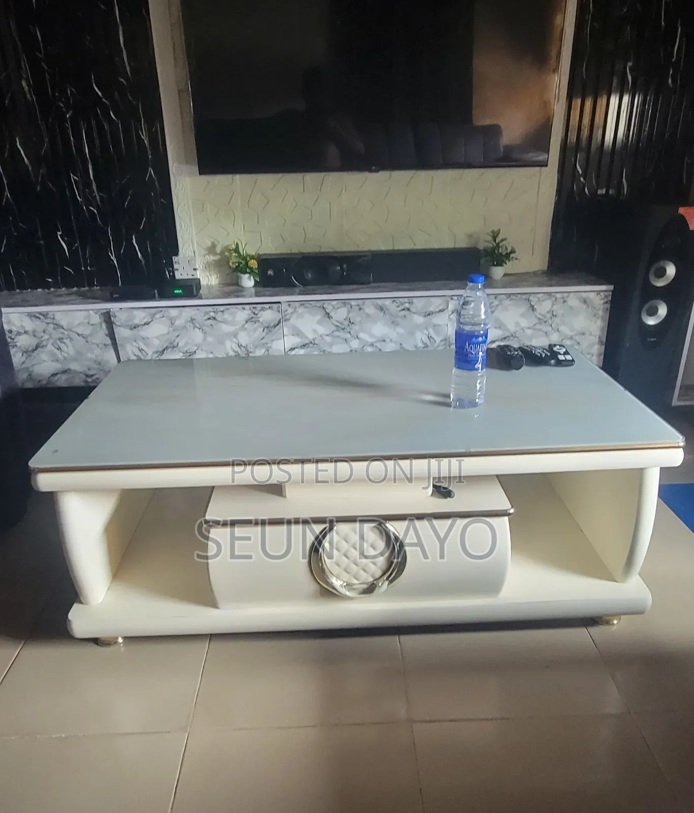 Important Center Table and Tv Stand