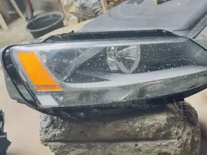 Headlights Volkswagen Jetta 2012