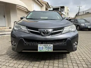 Toyota RAV4 Limited 4dr SUV AWD (2.5L 4cyl 6A) 2015 Gray