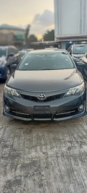 Toyota Camry SE 2024 Gray