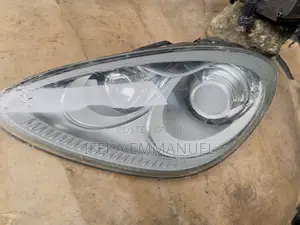 Headlights Porsche Cayenne 2013