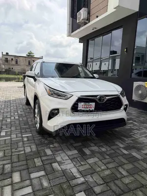 Toyota Highlander Limited 2021 White