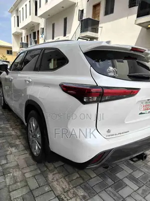 Toyota Highlander Limited 2021 White