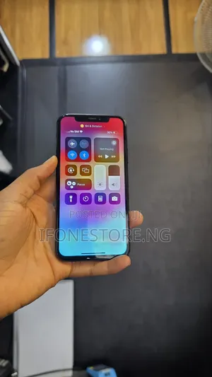 Apple iPhone XS 64 GB Black